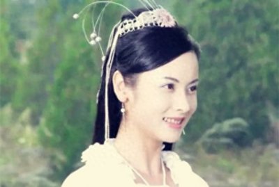 ​杨明娜：出道20年难火，却收获美满家庭，美丽动人的女神