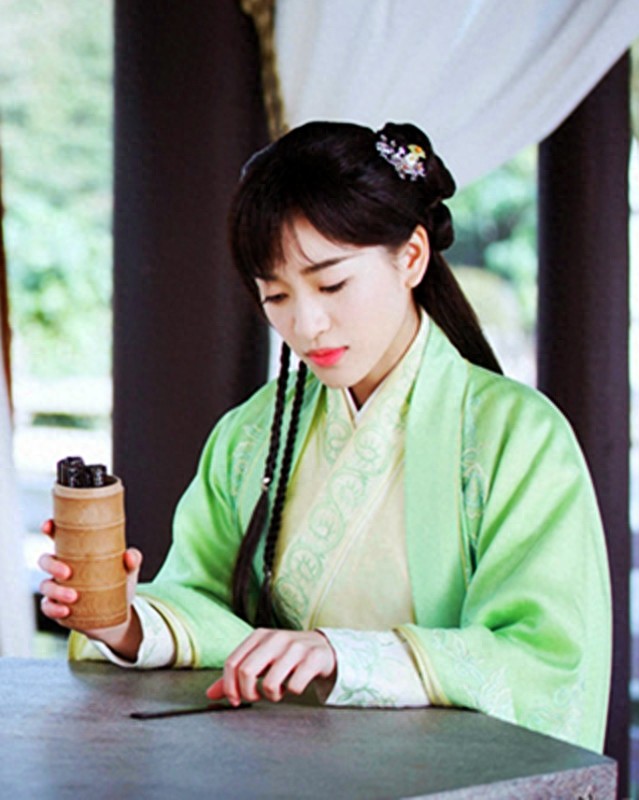 《青云志》即将登场一位绿衣女子，她就是活泼可爱的周小环