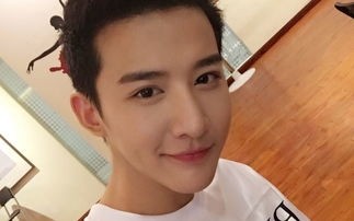 走反串路线的卢卓,男女扮相惊为天人