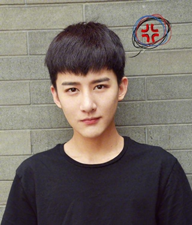 走反串路线的卢卓,男女扮相惊为天人