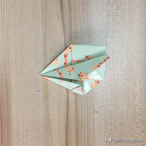 创意纸艺手工教程——「折纸」用纸折一顶乌纱帽