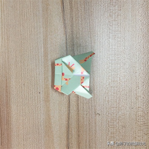 创意纸艺手工教程——「折纸」用纸折一顶乌纱帽