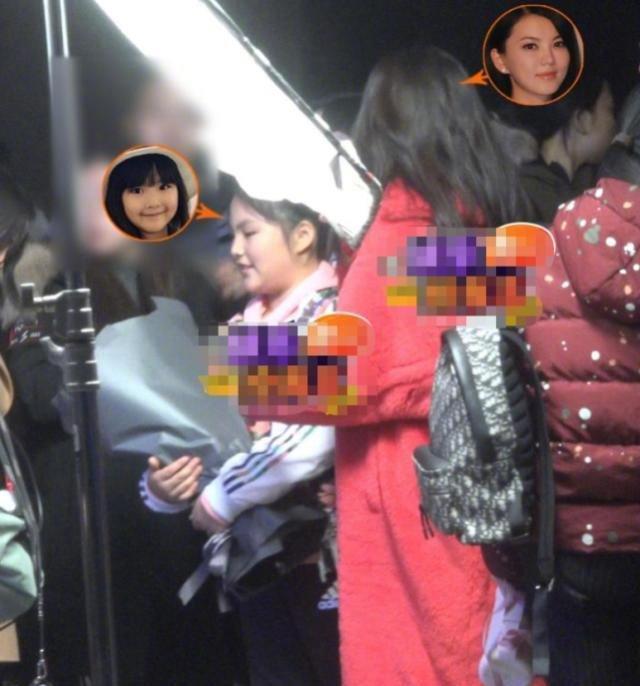 王诗龄近照曝光!扎着哪吒头,皮肤黝黑,这是长残了吗?