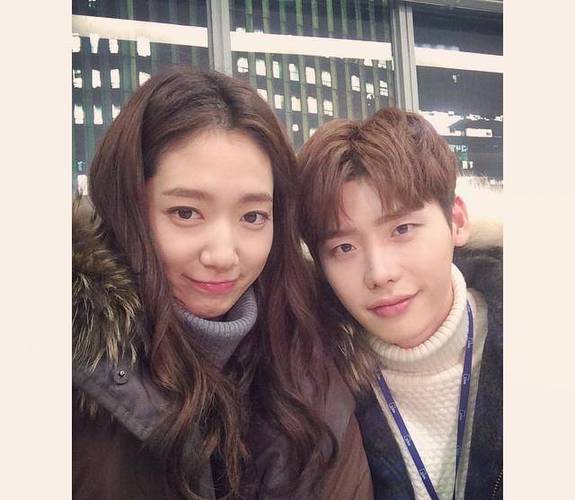 李弘基女友朴信惠