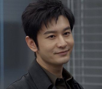 《玫瑰之战》黄晓明演得不错，也不油腻，但感情线实在是太狗血了